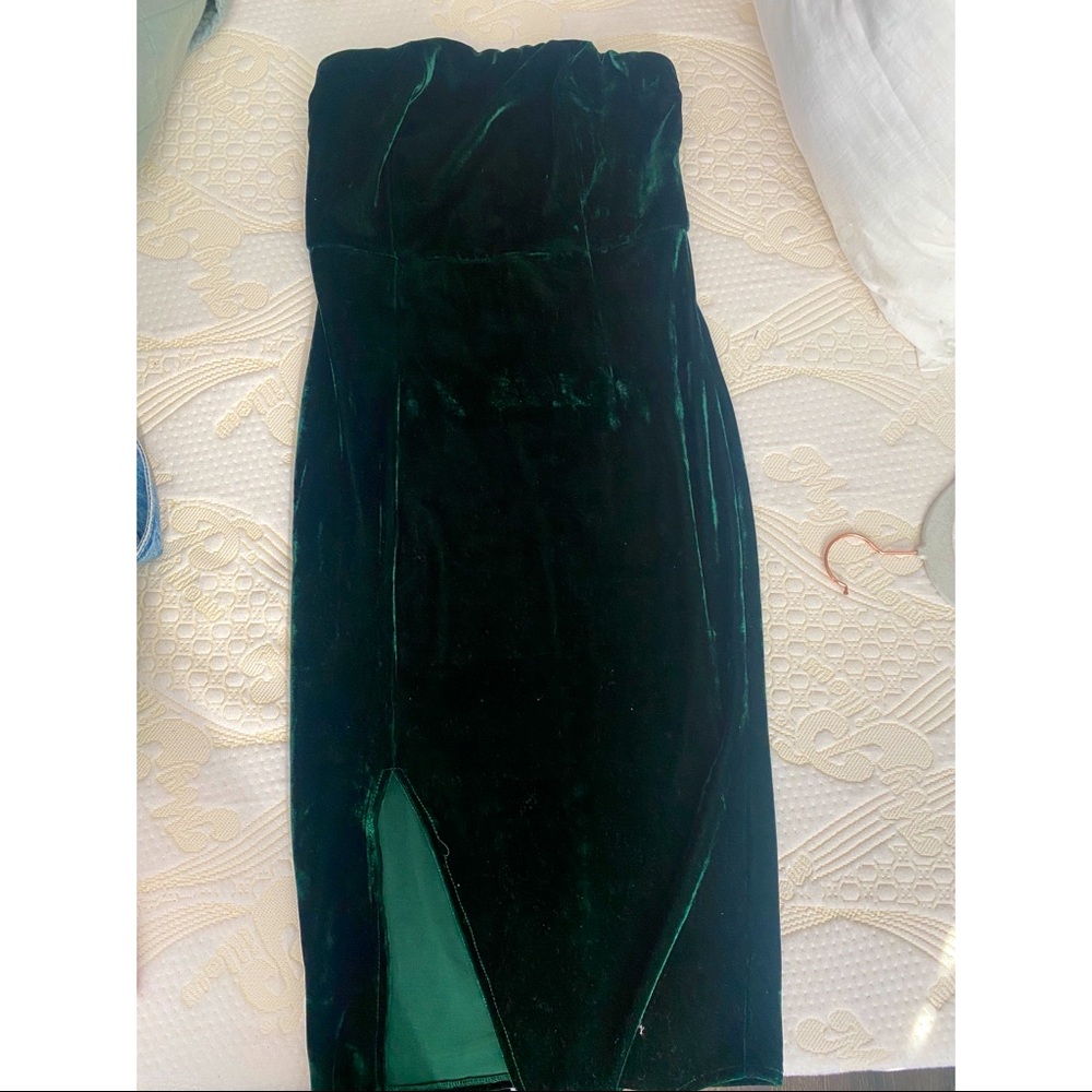 Lulus velvet green dress